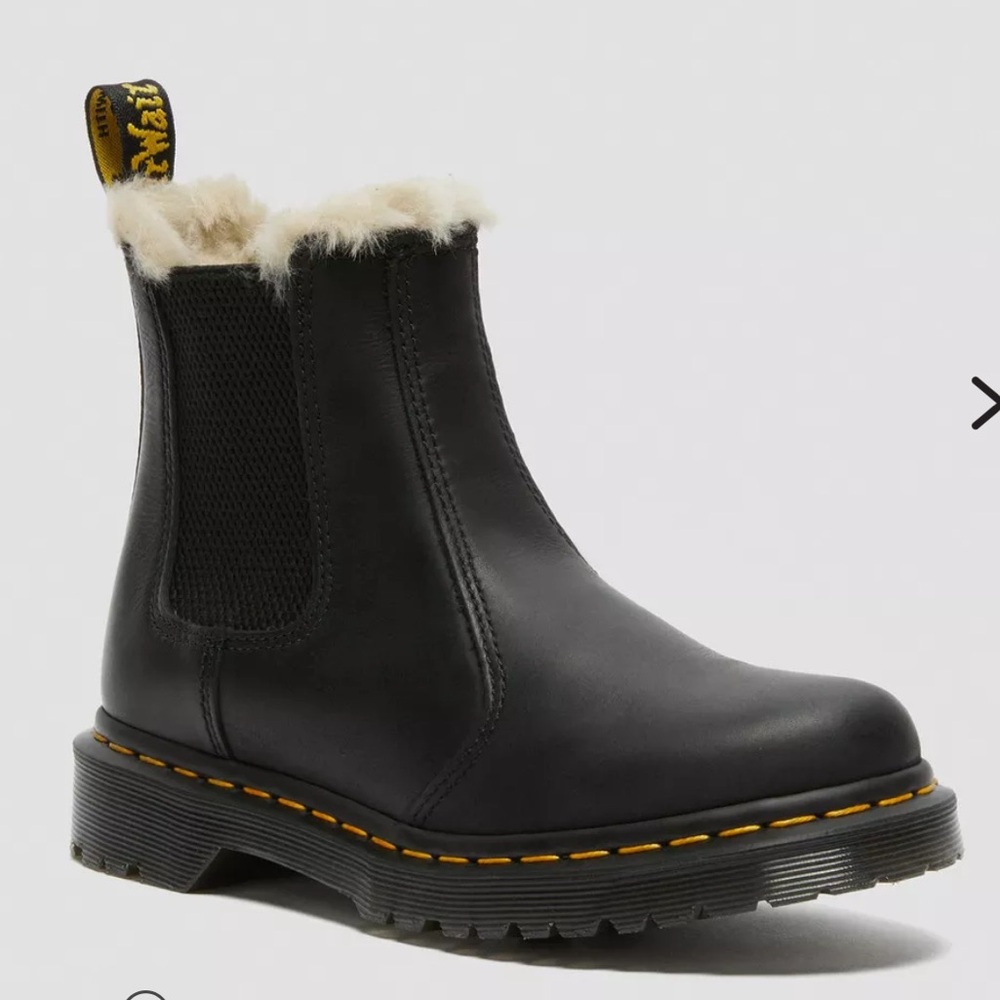 Doc Martens black leather Chelsea boot size 6
